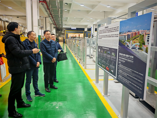 参观机电工程学院