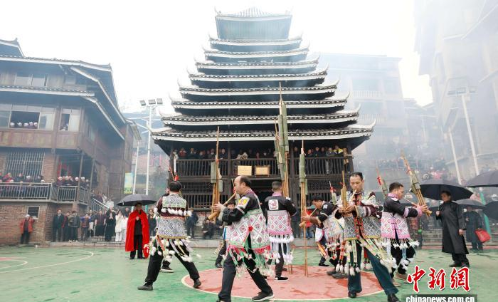 同心帮扶添活力 侗寨新春万象新——beat365中文唯一官网助力独峒镇高定村圆满举办 2026 年春节系列活动