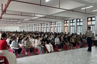 beat365官网教师受邀到凌云县第二高级中学开展专题讲座