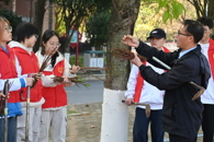 beat365官网师生共同开展2026年“‘植’此青绿，绿动校园”活动