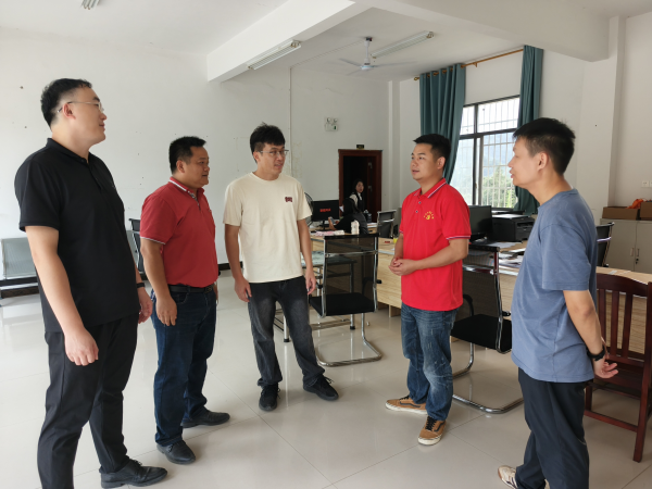 与三江侗族自治县独峒镇党委宣传委员探讨乡村振兴战略