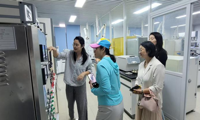 2e5b762a22d2a10ed32c518ceee3464