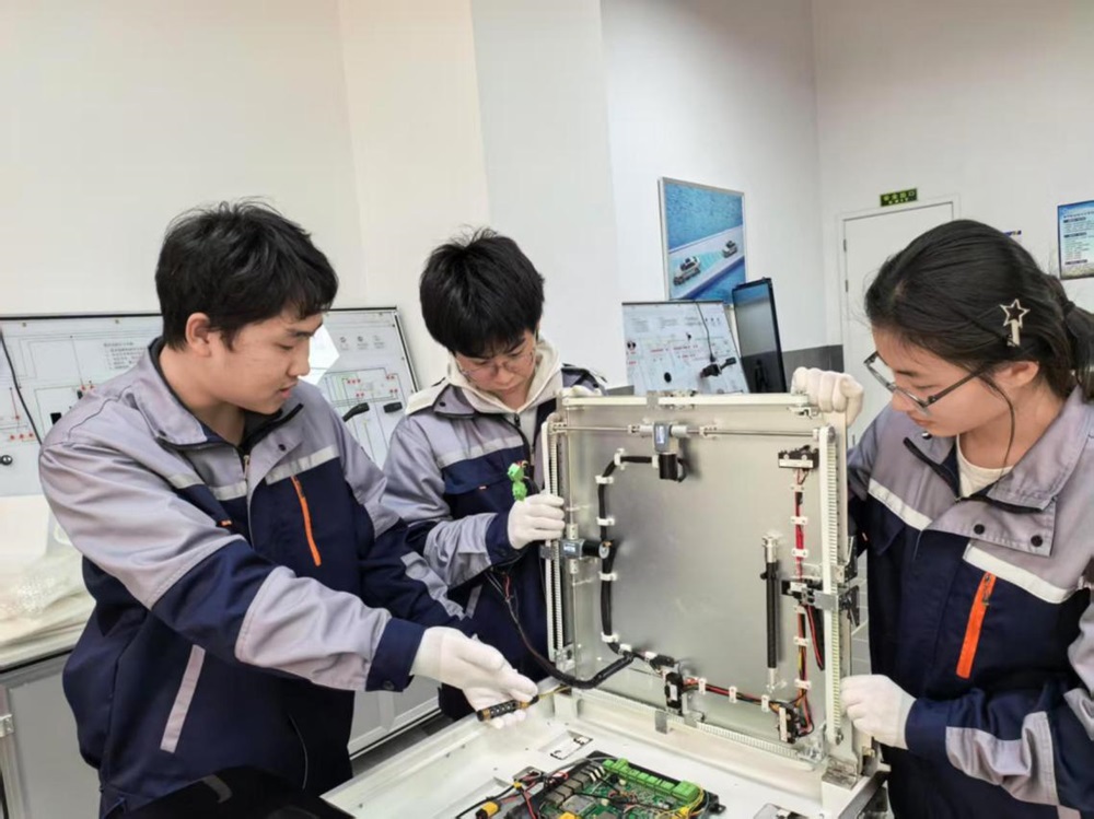 2.学生实训实景