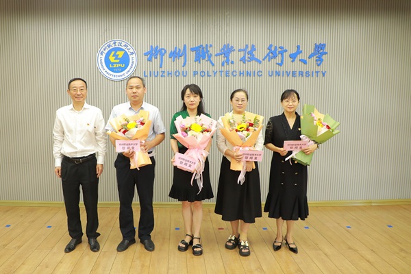 慰问老党员、优秀党员代表1