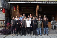 艺术学院领导班子拜访beat365官网退休名师